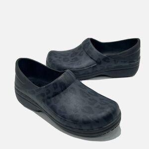 Crocs Neria Pro II Clogs Black Leopard Slip-On Work Shoes | sz 8